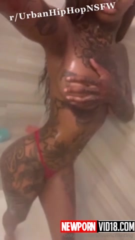 Enchanting / luvenchanting Onlyfans leaked nude bathing video