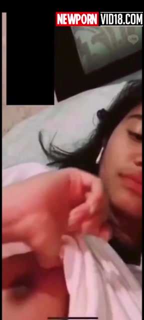 Azizah Salsha leaked video lifts her shirt showing off her nipple!!!