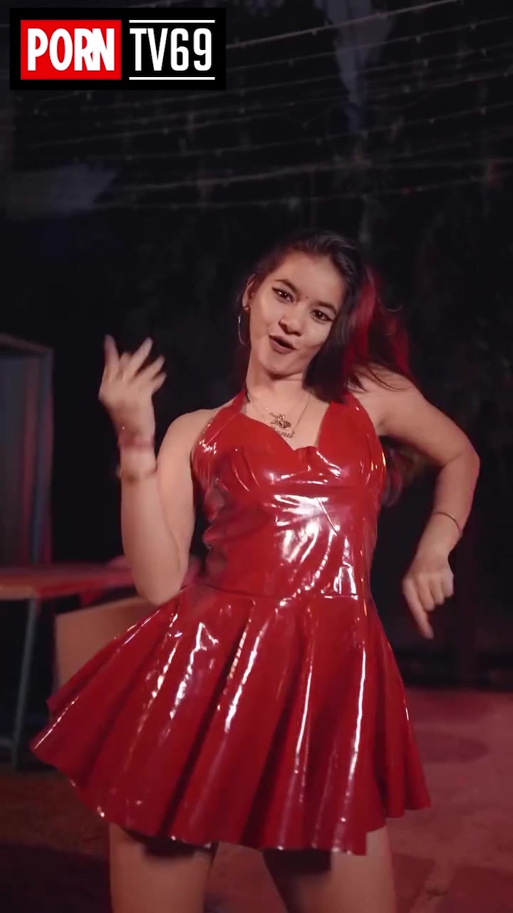 Tanu Rawat new viral video showing off her body!!!