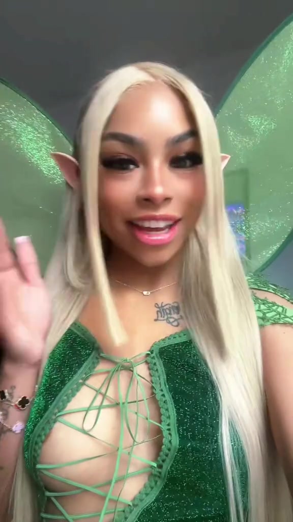 Nadia Jocelyn New Video Shows Off Her Big Breasts!!!