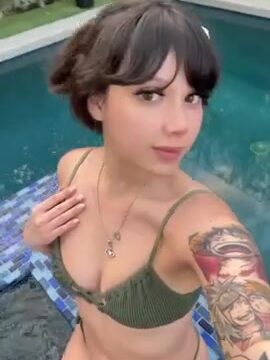 Oxillery Onlyfans nude video showing off her big breasts!!!