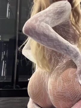 Breckie Hill Onlyfans new porn video shows off her body!!!