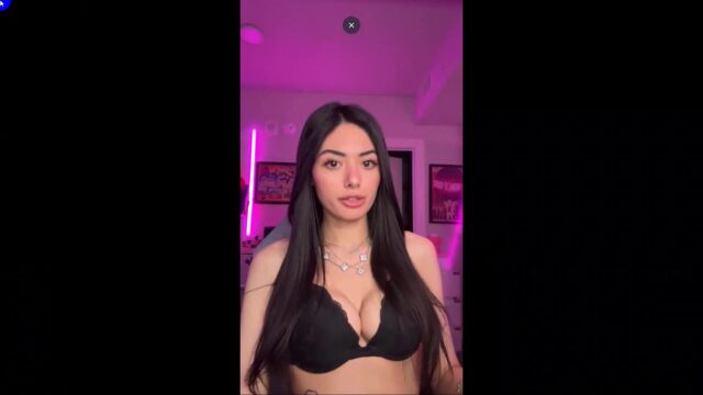 OliveOilRun Nude Showing Off Her Big Boobs In Live Stream